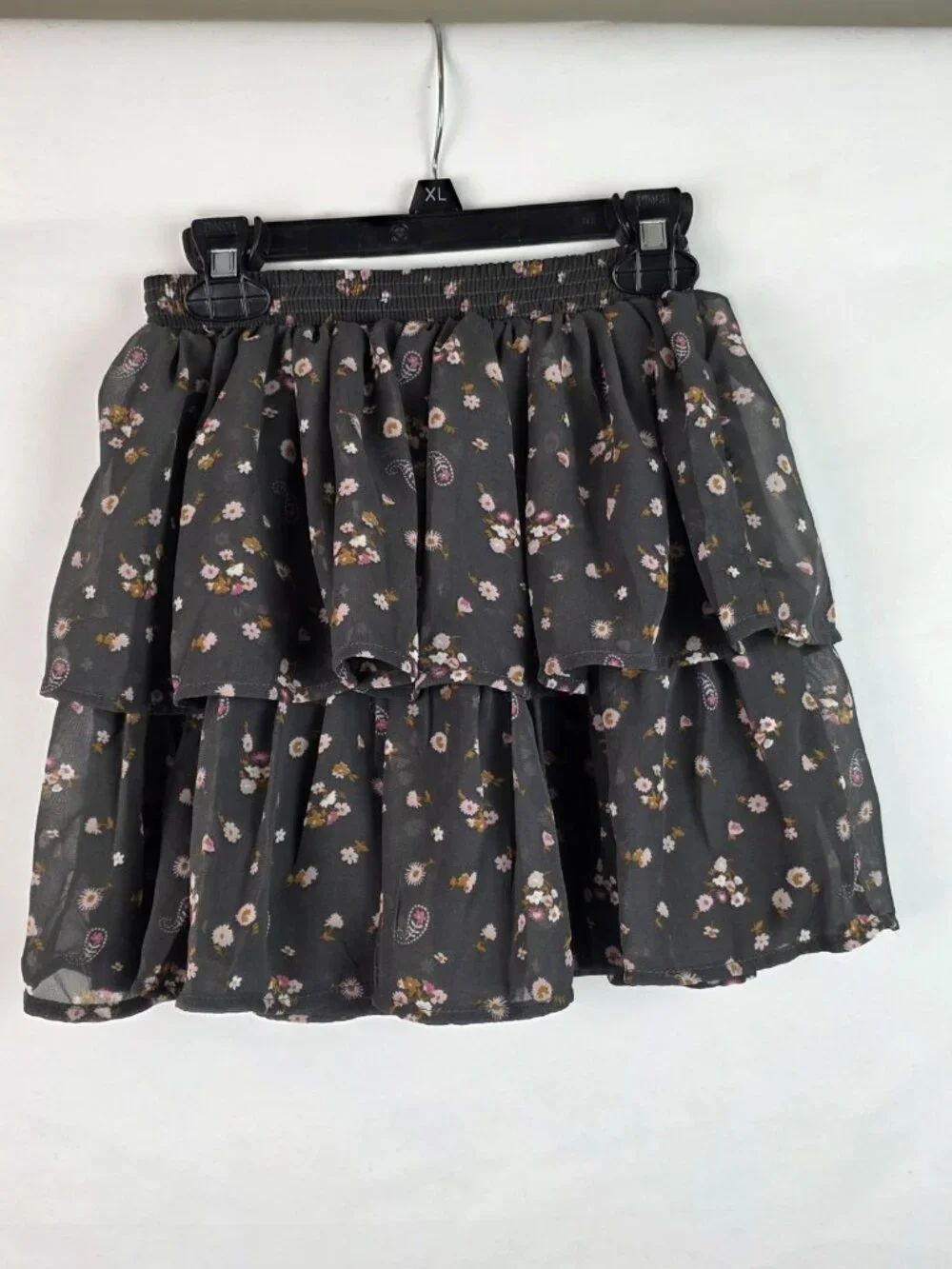 OskKosh B'gosh Girl's Skirt Size 8 / 8A Gray Floral Ruffle Tiered Elastic Waist